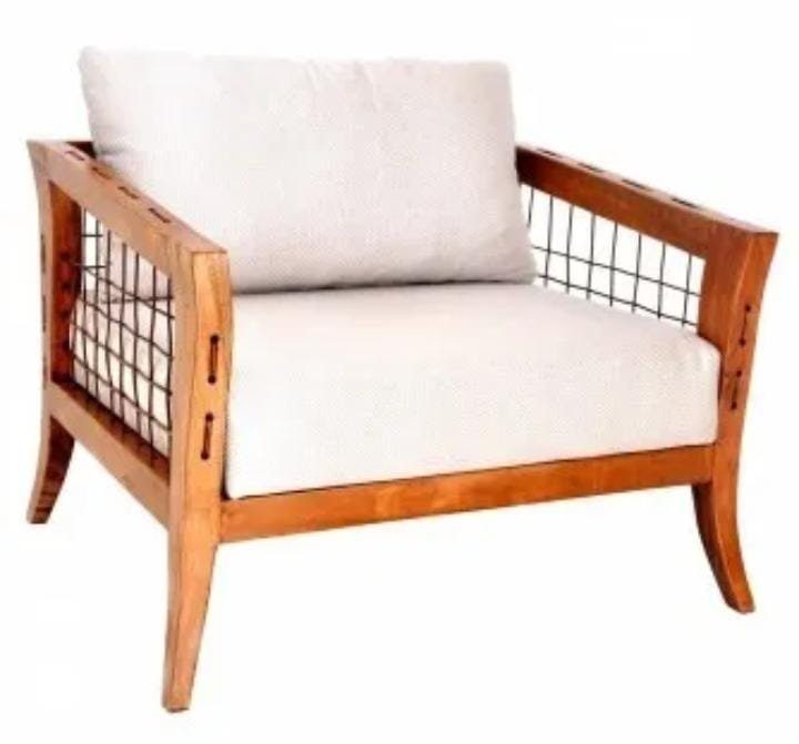 Poltrona em Madeira e junco Peris