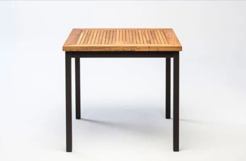 Mesa Quadrada Caio