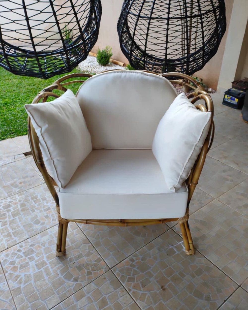 Poltrona Levis em Fibra natural cana da índia com junco
