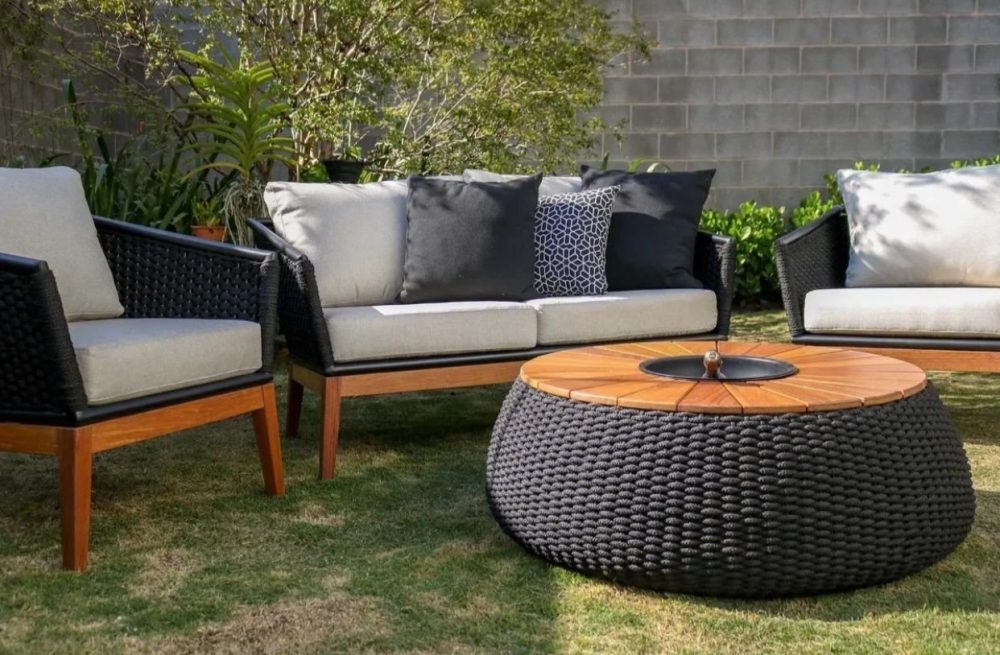 Conjunto Napoli com sofá ,poltronas e mesa em Corda Náutica.
