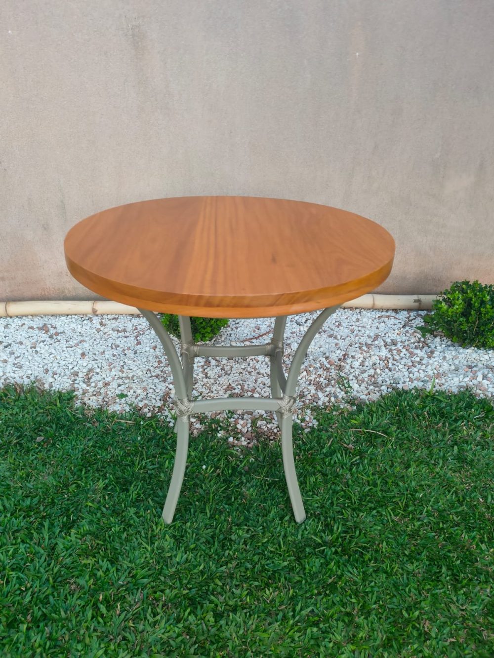 Mesa Ingrid com Tampo em Madeira Liso